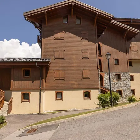 1100 Skis Aux Pieds Apartment